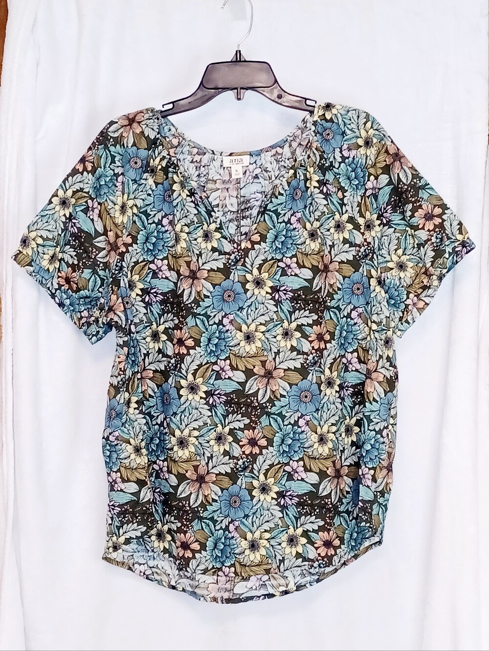 a.n.a Olive Floral V-Neck Short Sleeve Top with Blue, Yellow and Pink Flowers